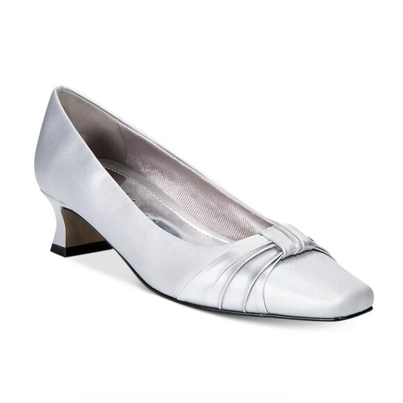 Easy Street Waive Pumps - Picture 1 of 7